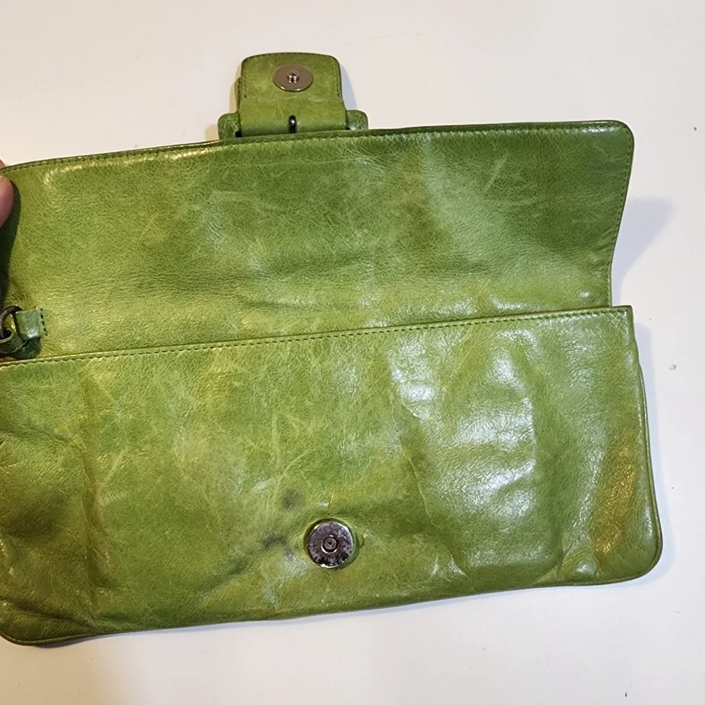 HOBO International Green Leather Clutch with Buckle - Picture 3 of 11